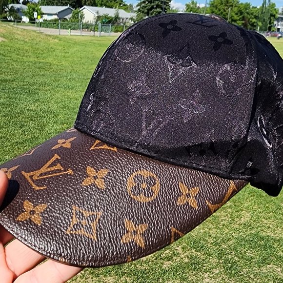Louis Vuitton Accessories - LOUIS VUITTON MONOGRAM UNISEX BASEBALL CAP